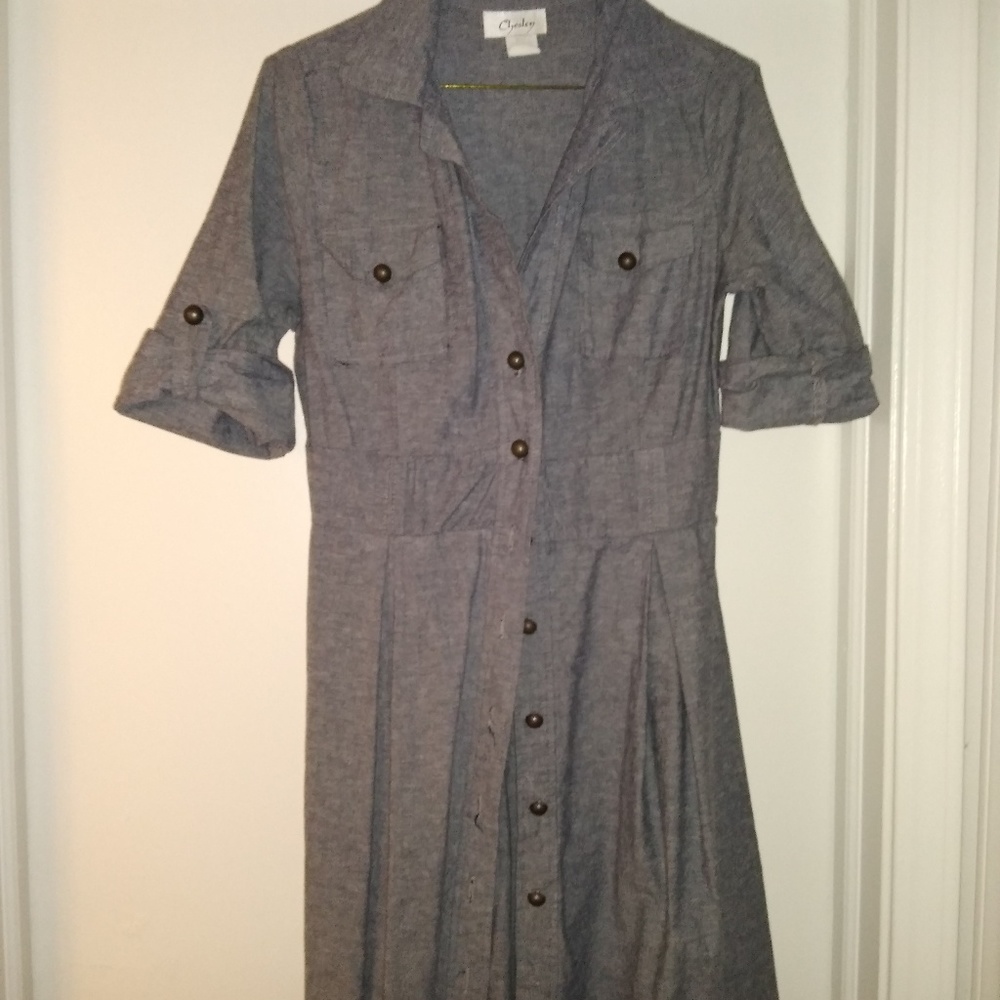 Grey dress with buttons